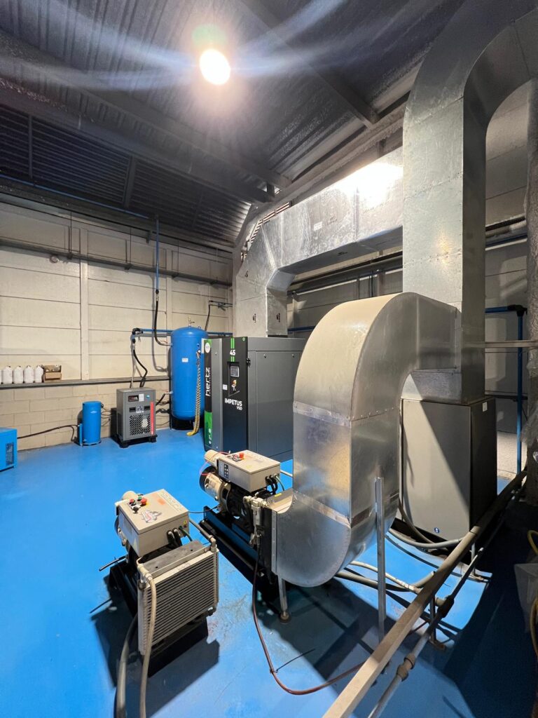 Instalación de compresor de tornillo de doble etapa IMPETU | Compresores de aire en Mataró